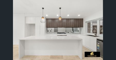 Immaculate 5-Bedroom Home In The Heart Of Cabramatta West - Photo 2