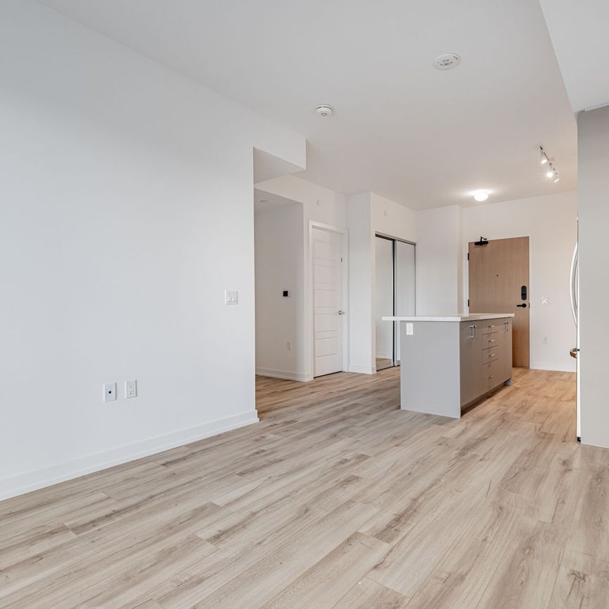 For Lease - 333 Sunseeker Avenue Unit# 230, Innisfil, Ontario - Photo 1