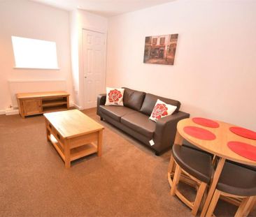 2 bedroom apartment to rent - Photo 6