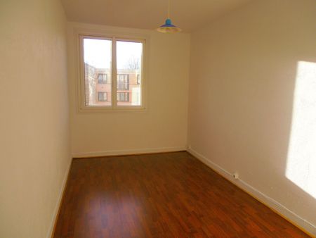 Location Appartement 5 pièces 83m² - Photo 3