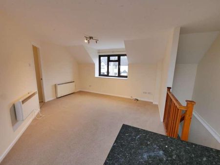 Kemble Drive, Cirencester, GL7 - Photo 3