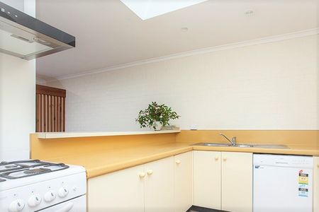 22/3 Lane Pool Close, Yarralumla ACT 2600 - Townhouse For Rent | Domain - Photo 4