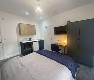 Ensuite Room With Kitchenette To Let, PE1 - Photo 2