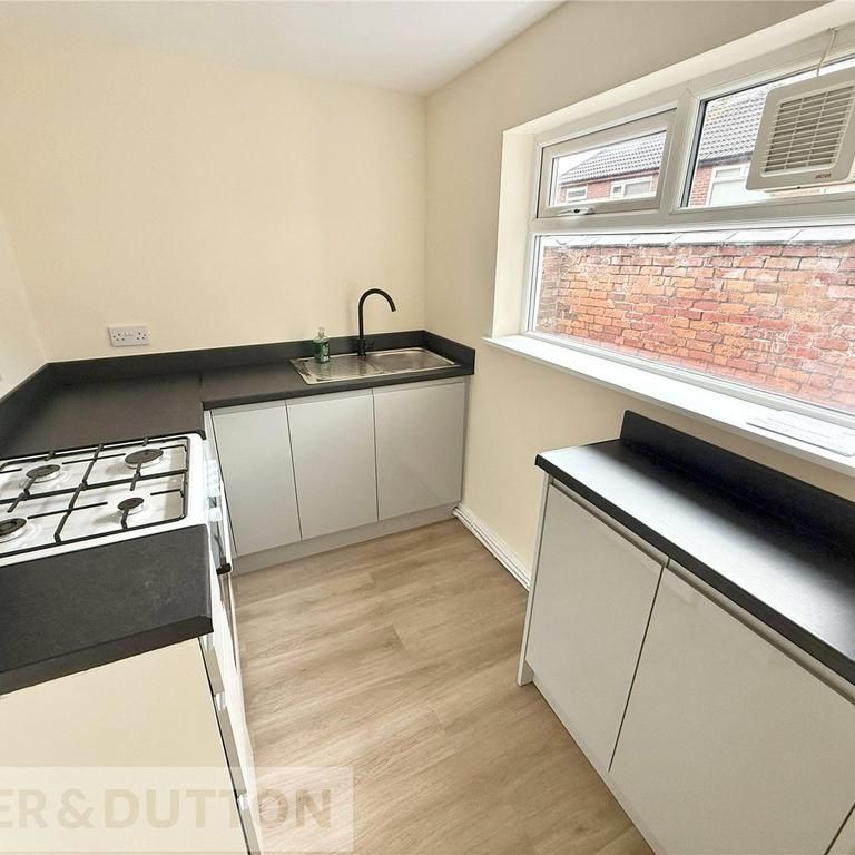 2 bedroom end of terrace house to rent - Photo 1