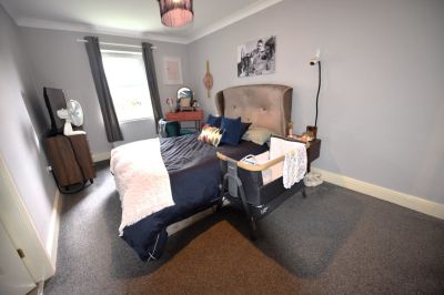 2 bedroom Flat in Flat 6, Leeds - Photo 4