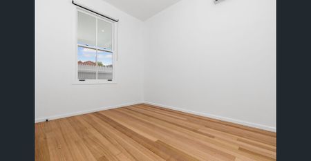 Fully Renovated Victorian in Prime Richmond - Photo 5