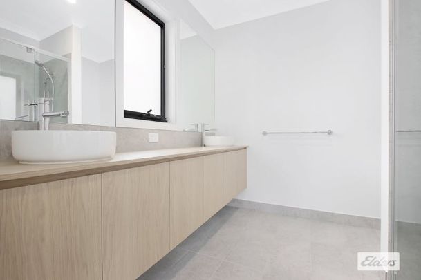 Spacious & Stylish Family Home with All the Extras! - Photo 1