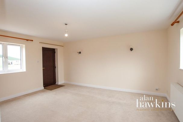 2 bedroom barn conversion to rent - Photo 1