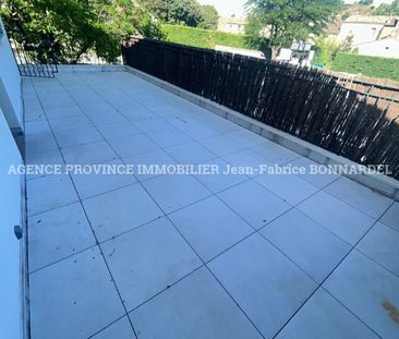 Location Appartement 4 pièces 113m² GRILLON 84600 - Photo 4