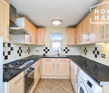 Petworth Gardens, SW20 - Photo 3