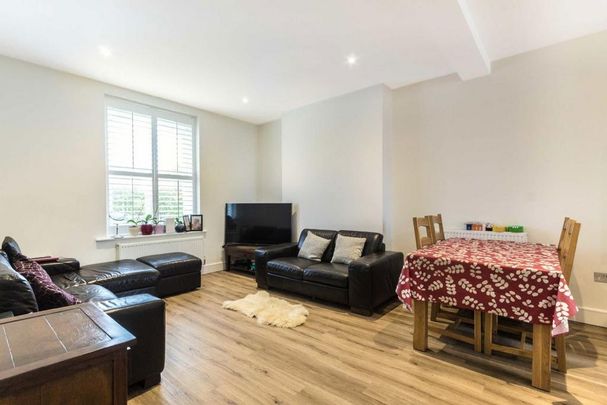 3 bedroom flat to rent - Photo 1