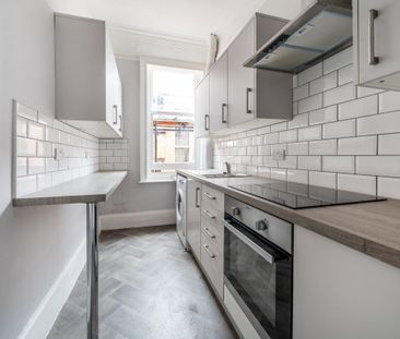 flat to rent - Photo 2