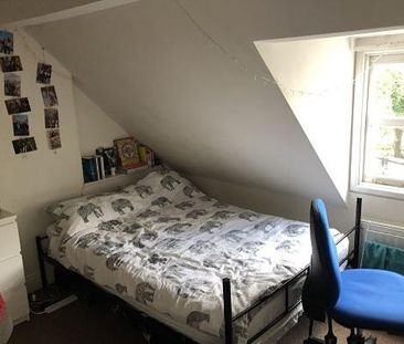 3 bedroom flat to rent - Photo 6