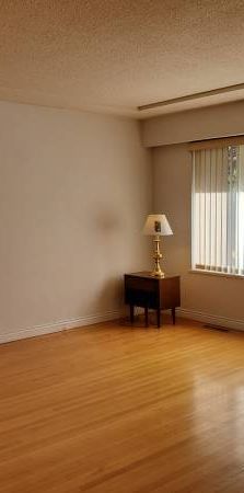 3 Bedroom suite for rent close to Joyce skytrain & transit - Photo 1