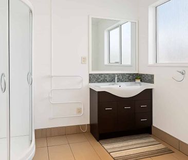 Great Value! Family Home. - Photo 1