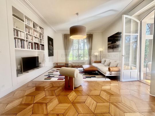 AUTHENTICITY AND LUXURY STEPS AWAY FROM DOWNTOWN - Photo 1