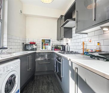 4 bedroom house to rent - Photo 1