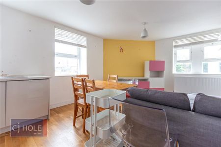 3 bedroom apartment to rent - Photo 2