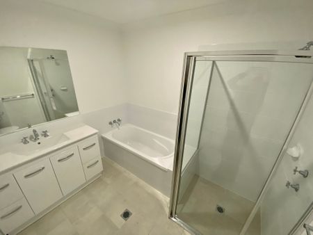 3 BEDROOM HOME! - Photo 2