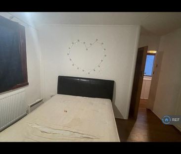 3 bedroom end of terrace house to rent - Photo 3