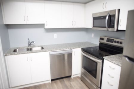 For Lease - 2791 Eglinton Avenue Unit# 530, Toronto, Ontario - Photo 2