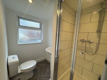 Stamshaw Road, Portsmouth - Photo 5