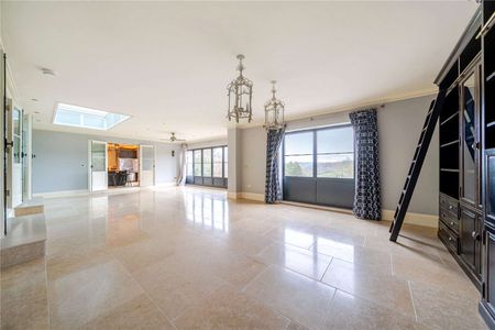 An impressive family home in a beautiful woodland setting with lovely landscaped gardens - Photo 3