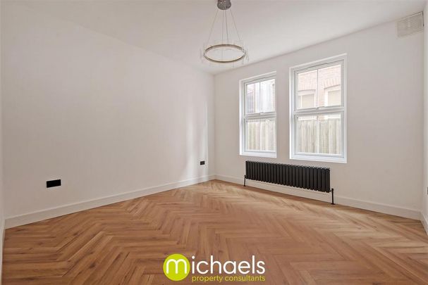 4 bedroom semi-detached house to rent - Photo 1