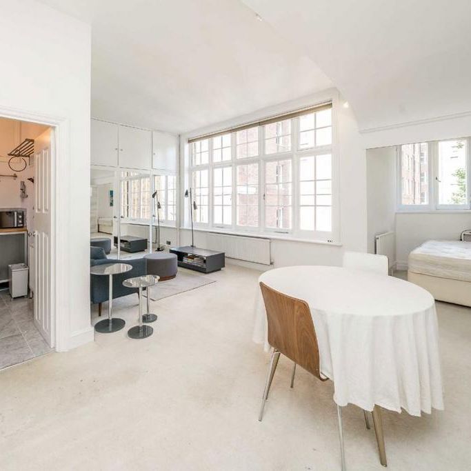 Studio to rent - Photo 1