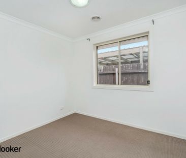 4 Bedroom ensuite Home with double garage - Photo 3