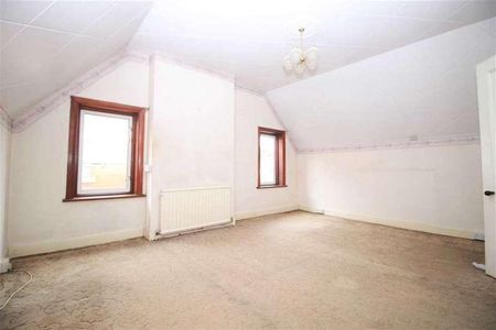 Curtis Road, Hornchurch, RM11 - Photo 4