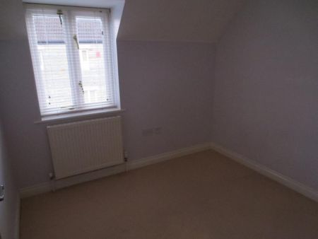 2 bedroom semi-detached house to rent - Photo 4