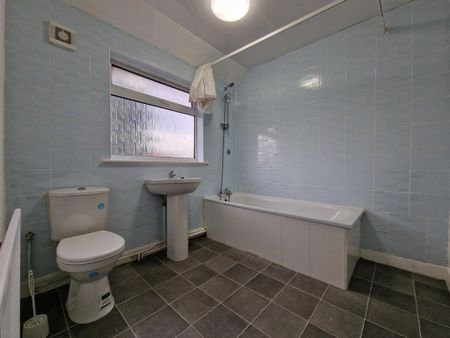 2 bedroom terraced house to rent - Photo 4