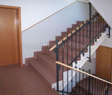 EBK... Großes Wohnzimmer... Bad mit Fenster - Foto 1