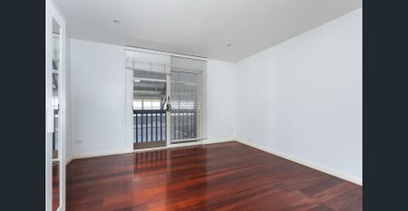 Warehouse Conversion by the Water - Photo 4