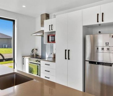 Well-Presented Family Home in Popular Lansdowne - Photo 5