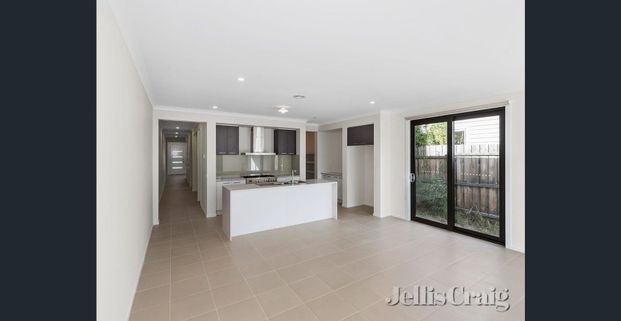 Stunning and spacious 4-bedroom home - Photo 1