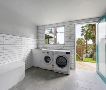 RENOVATED 2 BEDROOM UNIT IN QUIET WEST ALBURY LOCATION - Photo 1