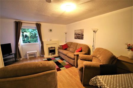 3 bedroom terraced bungalow to rent - Photo 3