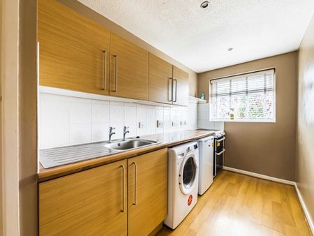 1 bed Maisonette for rent - Photo 3