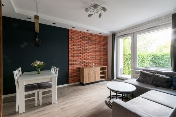 Ładne mieszkanie z ogródkiem i oddzielną kuchnią 48 m² - Photo 1