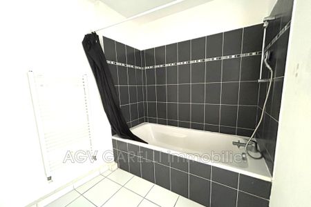 Location Appartement 3 pièces 56m² TOULON 83200 - Photo 5