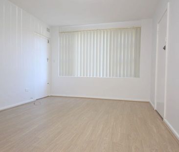 Ideal Location, Close to everything - Photo 5