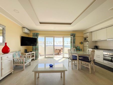 AV TOMAS CABREIRA EDF CONCORDE 14 01, Portimão, Faro 8500-802 - Photo 2