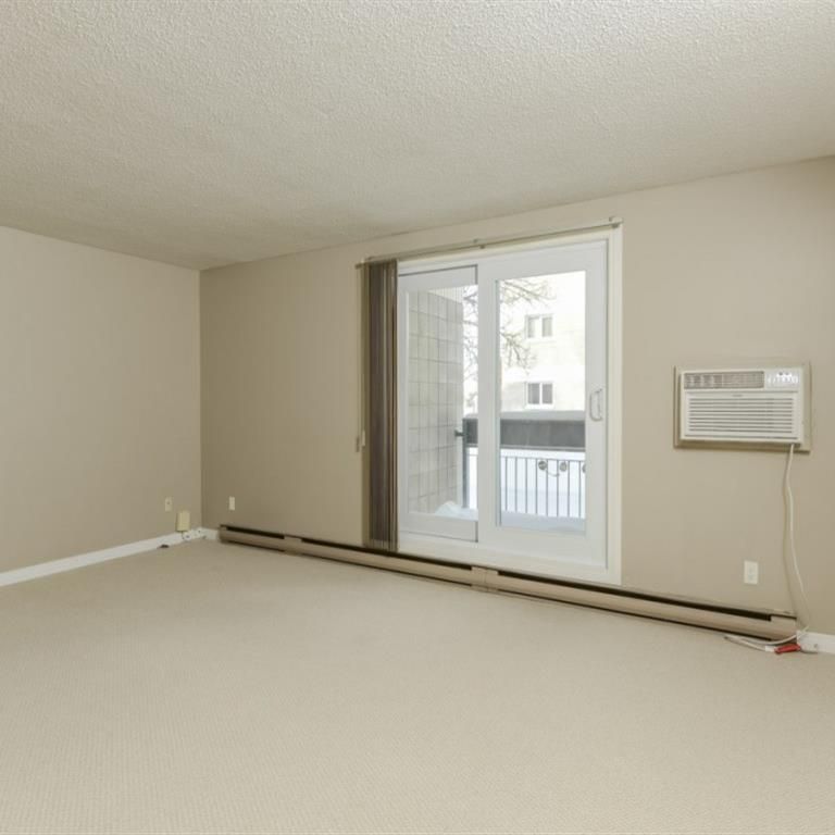 Markham Place 1000 - Photo 1