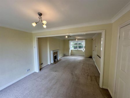 4 bedroom detached house to rent - Photo 2