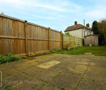 2 bedroom terraced house to rent - Photo 4