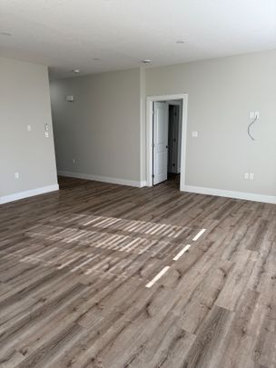 For Lease - 282 MAIN Street Unit# 9, Southwest Middlesex, Ontario - Photo 1