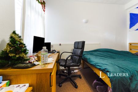 5 bedroom house to rent Orchard Road, Southsea, Hampshire, PO4 - Photo 3