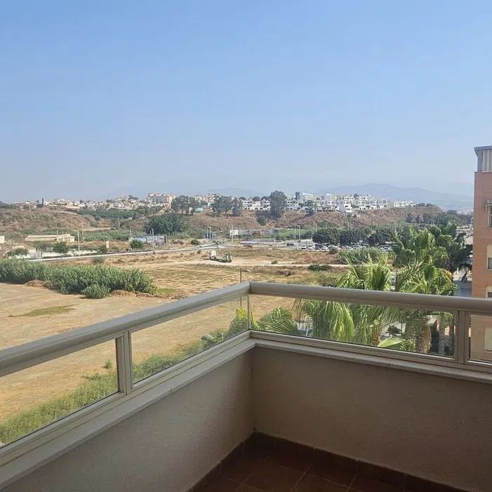 Alquiler de piso en Calle Mar Egeo - Photo 1